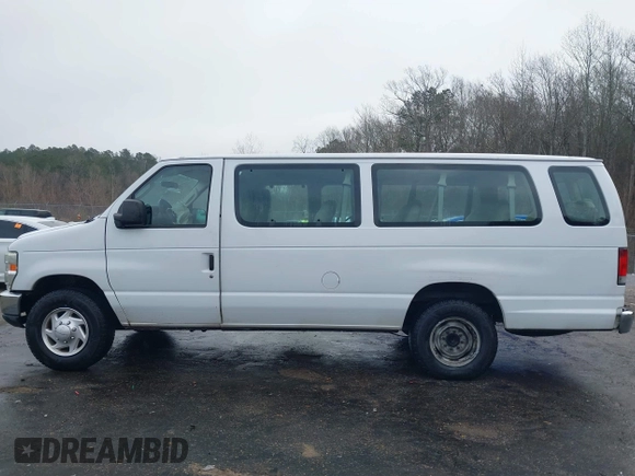 2011 Ford Econoline Passenger XL z VIN 1FBSS3BL4BDA66921, wystawiony jako IAAI lot #41443103 z przebiegiem 143 518 mil mil oraz . Historia ofert i sprzedaży dostępna na DreamBid. Obrazek 15.