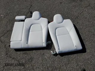 2018 Tesla Model 3 Long Range Battery z VIN 5YJ3E1EB7JF096808, wystawiony jako Copart lot #56592705 z przebiegiem 30 883 mil mil oraz Szkody całkowita. Historia ofert i sprzedaży dostępna na DreamBid. Obrazek 12.