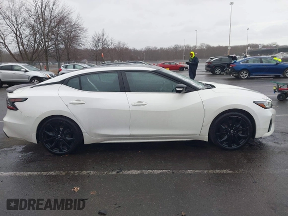2020 Nissan Maxima SR with VIN 1N4AA6EV1LC373694, listed as a IAAI auction lot 41732550 with 80,453 mi miles and . Bid and sale history available at DreamBid. Image 13.