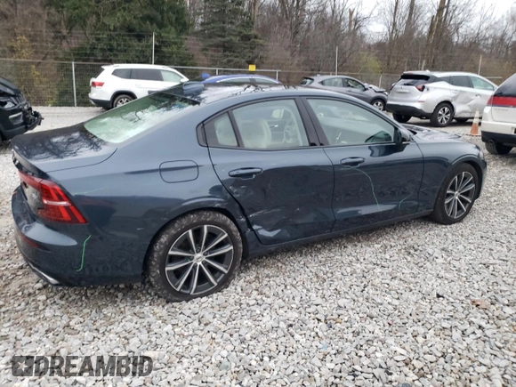 2022 Volvo S60 Momentum with VIN 7JRL12TZ8NG160420, listed as a Copart auction lot 82186904 with 71,809 mi miles and Salvage Title. Bid and sale history available at carsss.com. Image 3.