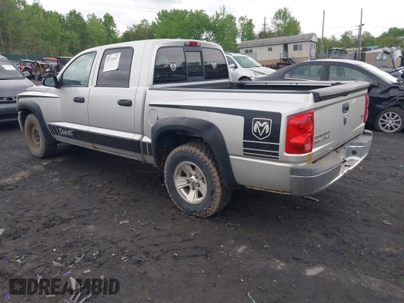 2008 Dodge Dakota SLT z VIN 1D7HW48N38S536147, wystawiony jako IAAI lot #42230957 z przebiegiem 140 571 mil mil oraz . Historia ofert i sprzedaży dostępna na DreamBid. Obrazek 3.