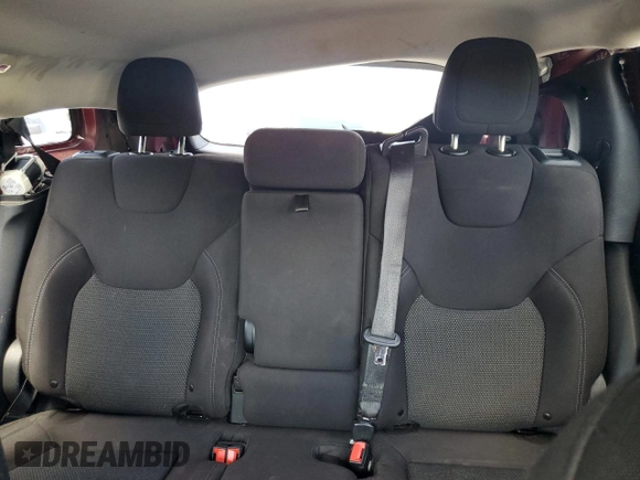 2019 Jeep Cherokee Latitude z VIN 1C4PJLCB6KD450614, wystawiony jako Copart lot #52390275 z przebiegiem 141 386 mil mil oraz Szkoda całkowita • Salvage title. Historia ofert i sprzedaży dostępna na DreamBid. Obrazek 10.