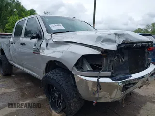 2015 Ram 2500 Tradesman с VIN 3C6UR5CL6FG527773, выставлен на аукционе IAAI как лот 42144668 с пробегом 202 758 миль миль и . История ставок и продаж доступна на DreamBid. Изображение 6.