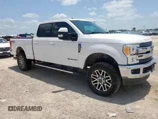 2017 Ford F-250 Lariat with VIN 1FT7W2BT2HEB68950, listed as a Copart auction lot 60847995 with 217,292 mi miles and Clean title. Bid and sale history available at DreamBid. Image 4.