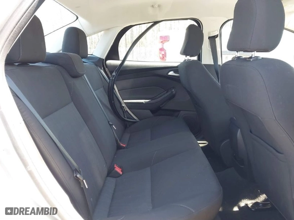 2015 Ford Focus SE with VIN 1FADP3F24FL246652, listed as a IAAI auction lot 41820270 with 89,766 mi miles. Bid and sale history available at carsss.com. Image 8.