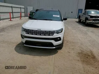2024 Jeep Compass Limited z VIN 3C4NJDCN0RT122990, wystawiony jako Copart lot #59363245 z przebiegiem 3 231 mil mil oraz Szkoda całkowita • Salvage title. Historia ofert i sprzedaży dostępna na DreamBid. Obrazek 14.