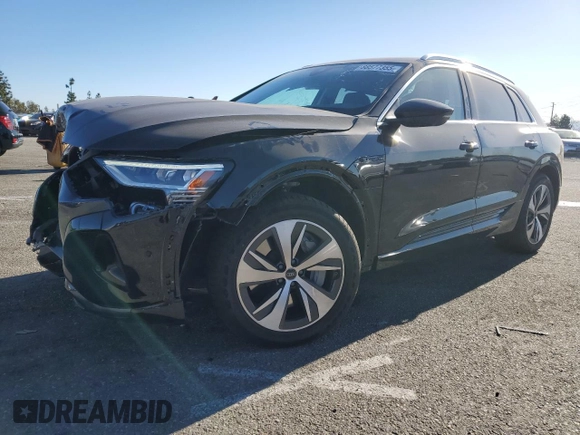 2024 Audi Q8 e-tron Premium Plus z VIN WA15AAGE1RB033711, wystawiony jako Copart lot #88577355 z przebiegiem 13 411 mil mil oraz Szkoda całkowita • Salvage title. Historia ofert i sprzedaży dostępna na DreamBid. Obrazek 1.