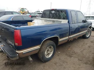 1998 Chevrolet Silverado 1500 with VIN 2GCEC19R0W1116302, listed as a IAAI auction lot 41558346 with 282,870 mi miles and . Bid and sale history available at DreamBid. Image 4.