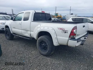 2010 Toyota Tacoma PreRunner with VIN 5TETU4GN0AZ697035, listed as a IAAI auction lot 41976215 with 231,757 mi miles and . Bid and sale history available at DreamBid. Image 3.