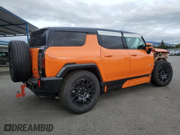 2024 GMC Hummer EV 2X z VIN 1GKB0NDE1RU106768, wystawiony jako Copart lot #82389304 z przebiegiem Nie podano mil oraz Szkody całkowita. Historia ofert i sprzedaży dostępna na DreamBid. Obrazek 3.