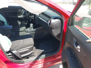 2021 Kia Forte LXS z VIN 3KPF24AD2ME309060, wystawiony jako IAAI lot #42220259 z przebiegiem 79 298 mil mil oraz . Historia ofert i sprzedaży dostępna na DreamBid. Obrazek 5.