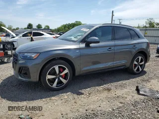 2024 Audi Q5 S line Premium Plus z VIN WA1EAAFY0R2070499, wystawiony jako Copart lot #56301095 z przebiegiem 10 557 mil mil oraz Szkoda całkowita • Salvage title. Historia ofert i sprzedaży dostępna na DreamBid. Obrazek 1.