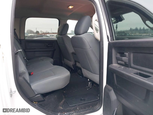 2018 Ram 2500 Tradesman with VIN 3C6UR5HJ7JG240216, listed as a IAAI auction lot 41371971 with 143,069 mi miles. Bid and sale history available at carsss.com. Image 8.