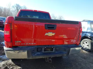 2009 Chevrolet Silverado 1500 LT with VIN 1GCEK29029Z296906, listed as a IAAI auction lot 41769935 with 210,173 mi miles. Bid and sale history available at carsss.com. Image 16.