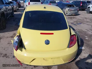 2012 Volkswagen Beetle 2.5L with VIN 3VWJX7AT4CM614212, listed as a IAAI auction lot 41477306 with 1 mi miles. Bid and sale history available at carsss.com. Image 15.