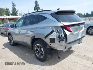 2025 Hyundai Tucson SEL z VIN 5NMJB3DE9SH554856, wystawiony jako IAAI lot #42460268 z przebiegiem 688 mil mil oraz . Historia ofert i sprzedaży dostępna na DreamBid. Obrazek 3.