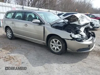 2008 Volvo V70 with VIN YV1BW982681048362, listed as a IAAI auction lot 41937692 with 233,469 mi miles and . Bid and sale history available at DreamBid. Image 1.