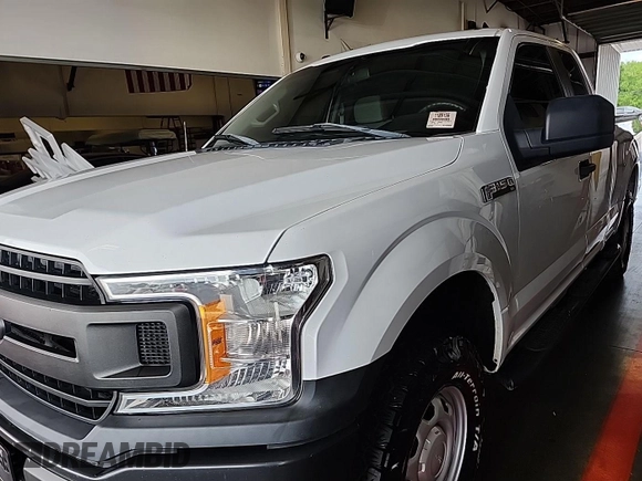 2018 Ford F-150 XL z VIN 1FTFX1EG2JKE26327, wystawiony jako IAAI lot #42360456 z przebiegiem 150 493 mil mil oraz . Historia ofert i sprzedaży dostępna na DreamBid. Obrazek 1.