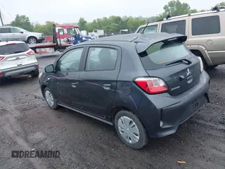 2024 Mitsubishi Mirage ES z VIN ML32AUHJ5RH021180, wystawiony jako IAAI lot #42332116 z przebiegiem 14 938 mil mil oraz . Historia ofert i sprzedaży dostępna na DreamBid. Obrazek 3.