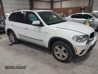 2012 BMW X5 35i z VIN 5UXZV4C54CL748257, wystawiony jako IAAI lot #42036669 z przebiegiem 122 438 mil mil oraz . Historia ofert i sprzedaży dostępna na DreamBid. Obrazek 1.