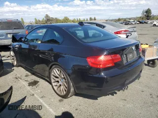 2012 BMW M3 z VIN WBSKG9C5XCE798197, wystawiony jako Copart lot #67197024 z przebiegiem Nie podano mil oraz Szkody całkowita. Historia ofert i sprzedaży dostępna na DreamBid. Obrazek 2.