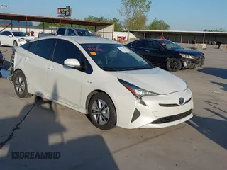 2017 Toyota Prius Two with VIN JTDKARFU4H3535752, listed as a IAAI auction lot 41975718 with 304,314 mi miles. Bid and sale history available at carsss.com. Image 1.