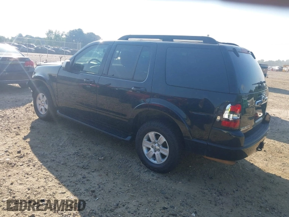 2010 Ford Explorer XLT z VIN 1FMEU7DEXAUA92958, wystawiony jako IAAI lot #42560339 z przebiegiem 213 329 mil mil oraz . Historia ofert i sprzedaży dostępna na DreamBid. Obrazek 3.