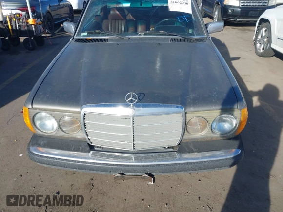 1983 Mercedes-Benz 300 with VIN WDBAB53A3DB003709, listed as a IAAI auction lot 41662930 with 301,467 mi miles and . Bid and sale history available at DreamBid. Image 12.