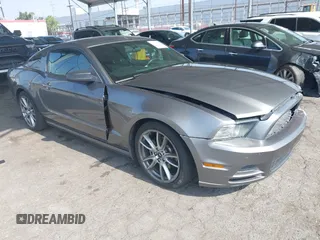2013 Ford Mustang V6 с VIN 1ZVBP8AM2D5255551, выставлен на аукционе IAAI как лот 42587289 с пробегом 118 606 миль миль и . История ставок и продаж доступна на DreamBid. Изображение 1.