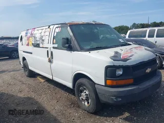 2005 Chevrolet Express Cargo Van with VIN 1GCGG29VX51200468, listed as a IAAI auction lot 40363424 with 999,999 mi miles. Bid and sale history available at carsss.com. Image 1.