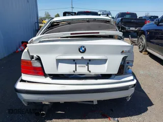 1997 BMW M3 z VIN WBSCD0327VEE11030, wystawiony jako IAAI lot #42306166 z przebiegiem 209 270 mil mil oraz . Historia ofert i sprzedaży dostępna na DreamBid. Obrazek 17.