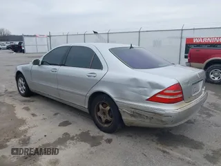 2002 Mercedes-Benz S-Class 5.0L with VIN WDBNG75J12A246997, listed as a IAAI auction lot 41566423 with 181,940 mi miles. Bid and sale history available at carsss.com. Image 3.
