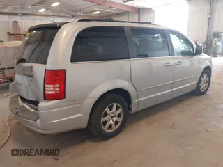 2008 Chrysler Town & Country Touring z VIN 2A8HR54P58R840654, wystawiony jako IAAI lot #42480988 z przebiegiem 132 540 mil mil oraz . Historia ofert i sprzedaży dostępna na DreamBid. Obrazek 4.