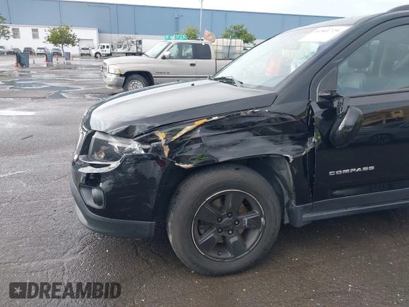 2017 Jeep Compass High Altitude z VIN 1C4NJCEB9HD160736, wystawiony jako IAAI lot #41501729 z przebiegiem 100 498 mil mil oraz . Historia ofert i sprzedaży dostępna na DreamBid. Obrazek 6.