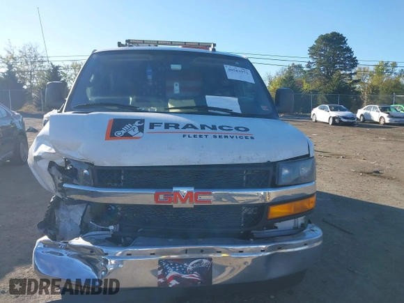 2021 GMC Savana Cargo Van with VIN 1GTW7AF70M1202109, listed as a IAAI auction lot 40583972 with 104,233 mi miles. Bid and sale history available at carsss.com. Image 12.