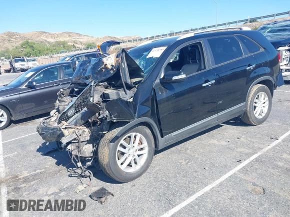 2014 Kia Sorento LX с VIN 5XYKT3A62EG455941, выставлен на аукционе IAAI как лот 42138589 с пробегом Не указан миль и . История ставок и продаж доступна на DreamBid. Изображение 2.
