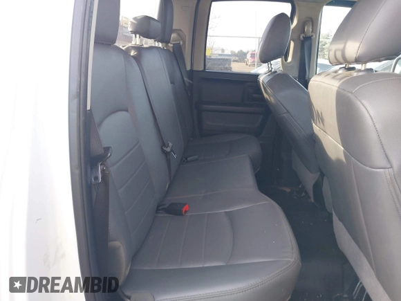 2018 Ram 1500 Express z VIN 1C6RR7FT0JS232912, wystawiony jako IAAI lot #41876834 z przebiegiem 137 642 mil mil oraz . Historia ofert i sprzedaży dostępna na DreamBid. Obrazek 8.
