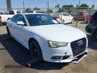 2014 Audi A5 Premium Plus z VIN WAULFAFR0EA039337, wystawiony jako IAAI lot #42370262 z przebiegiem 106 097 mil mil oraz . Historia ofert i sprzedaży dostępna na DreamBid. Obrazek 1.