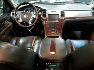 2011 Cadillac Escalade Premium z VIN 1GYS4CEF9BR223089, wystawiony jako Copart lot #45813665 z przebiegiem 115 313 mil mil oraz Szkody całkowita. Historia ofert i sprzedaży dostępna na DreamBid. Obrazek 8.