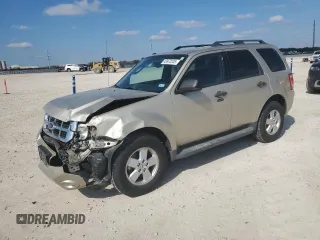 2012 Ford Escape XLT with VIN 1FMCU0D70CKB53426, listed as a Copart auction lot 43972235 with 110,142 mi miles and Salvage Title. Bid and sale history available at carsss.com. Image 1.