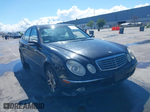 2003 Mercedes-Benz E 320 z VIN WDBUF65J13A160065, wystawiony jako IAAI lot #41720444 z przebiegiem 277 910 mil mil oraz . Historia ofert i sprzedaży dostępna na DreamBid. Obrazek 1.