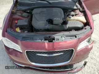 2019 Chrysler 300 Limited z VIN 2C3CCAEG1KH555560, wystawiony jako Copart lot #54662635 z przebiegiem 120 516 mil mil oraz Nie do naprawy • Non repairable. Historia ofert i sprzedaży dostępna na DreamBid. Obrazek 11.