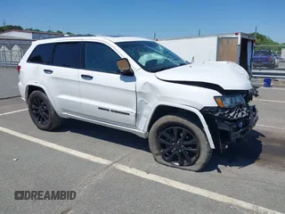 2020 Jeep Grand Cherokee Laredo E z VIN 1C4RJFAGXLC199564, wystawiony jako IAAI lot #42142905 z przebiegiem 83 024 mil mil oraz . Historia ofert i sprzedaży dostępna na DreamBid. Obrazek 1.