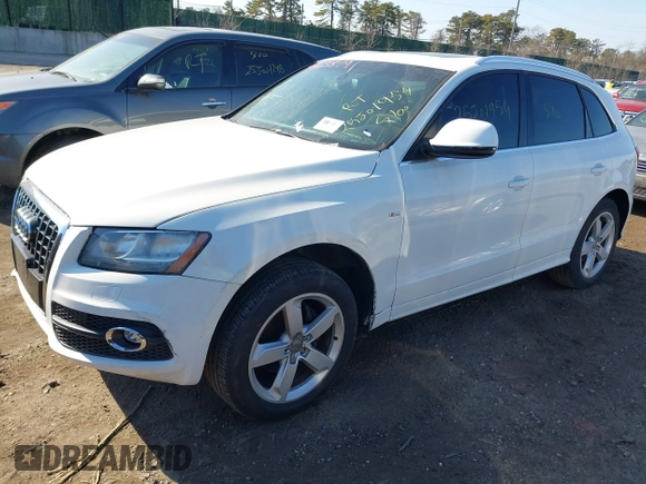 2012 Audi Q5 3.2L Premium Plus with VIN WA1DKAFP5CA058541, listed as a IAAI auction lot 41658191 with 999,999 mi miles. Bid and sale history available at carsss.com. Image 2.