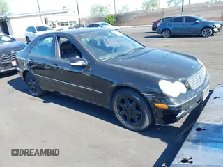 2004 Mercedes-Benz C 240 z VIN WDBRF61J94A554538, wystawiony jako IAAI lot #42228953 z przebiegiem 163 020 mil mil oraz . Historia ofert i sprzedaży dostępna na DreamBid. Obrazek 1.