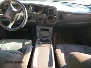 2002 Chevrolet Avalanche z VIN 3GNEC13T92G288292, wystawiony jako Copart lot #53388115 z przebiegiem 215 271 mil mil oraz Szkoda całkowita • Salvage title. Historia ofert i sprzedaży dostępna na DreamBid. Obrazek 8.