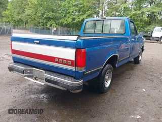 1990 Ford F-150 z VIN 1FTEF15N5LNB22374, wystawiony jako IAAI lot #42443032 z przebiegiem 97 868 mil mil oraz . Historia ofert i sprzedaży dostępna na DreamBid. Obrazek 4.