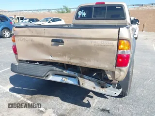 2002 Toyota Tacoma PreRunner z VIN 5TESN92N42Z102248, wystawiony jako IAAI lot #41964727 z przebiegiem 152 968 mil mil oraz . Historia ofert i sprzedaży dostępna na DreamBid. Obrazek 13.
