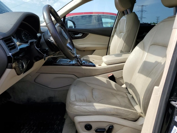 2017 Audi Q7 Premium Plus with VIN WA1LAAF79HD034568, listed as a Copart auction lot 61432345 with 131,926 mi miles and Clean title. Bid and sale history available at DreamBid. Image 7.