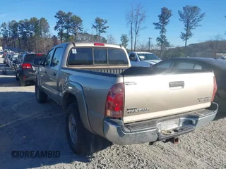 2005 Toyota Tacoma PreRunner with VIN 3TMKU72N75M001102, listed as a IAAI auction lot 41105774 with 233,167 mi miles. Bid and sale history available at carsss.com. Image 14.